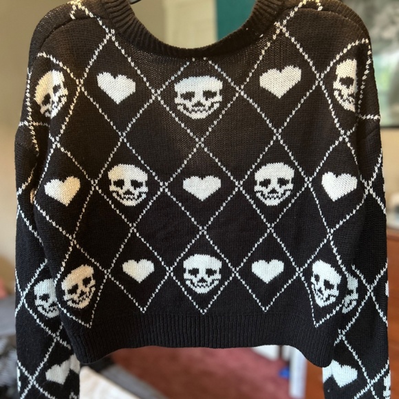 Skull & Heart Cardigan - Picture 4 of 4